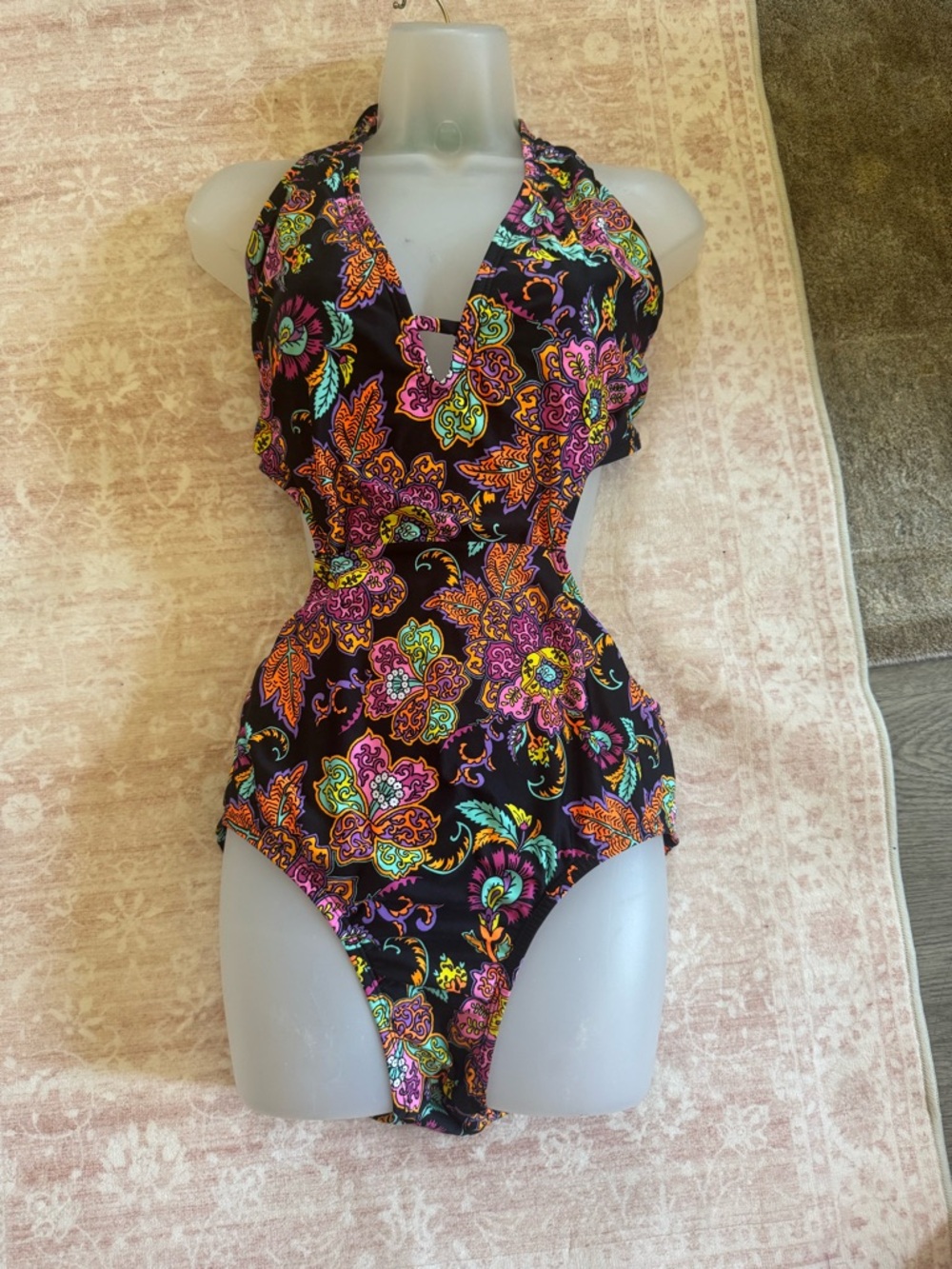 Clean water Black Paisley Floral Halter womenS One-Piece Swimsuit